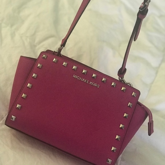 Michael Kors medium leather cross body fuchsia - Picture 1 of 3
